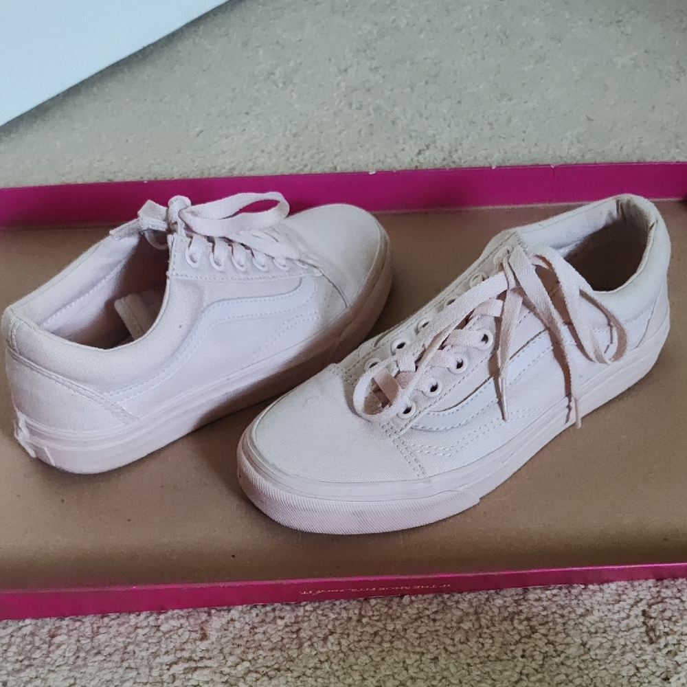 Women's Light Pink old Skool Vans Sneakers 6.5